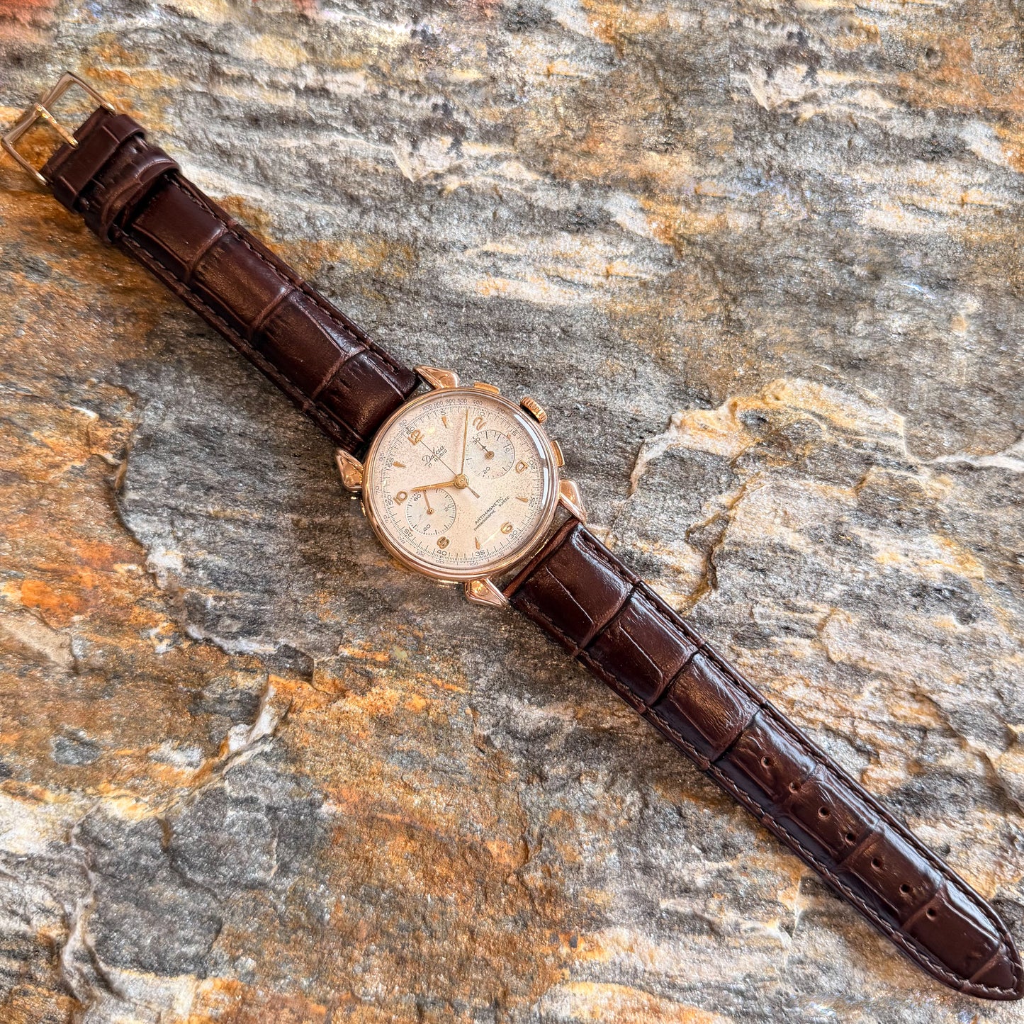 DULCIA CHRONOGRAPHE SUISSE - 18К GOLD - 1950s