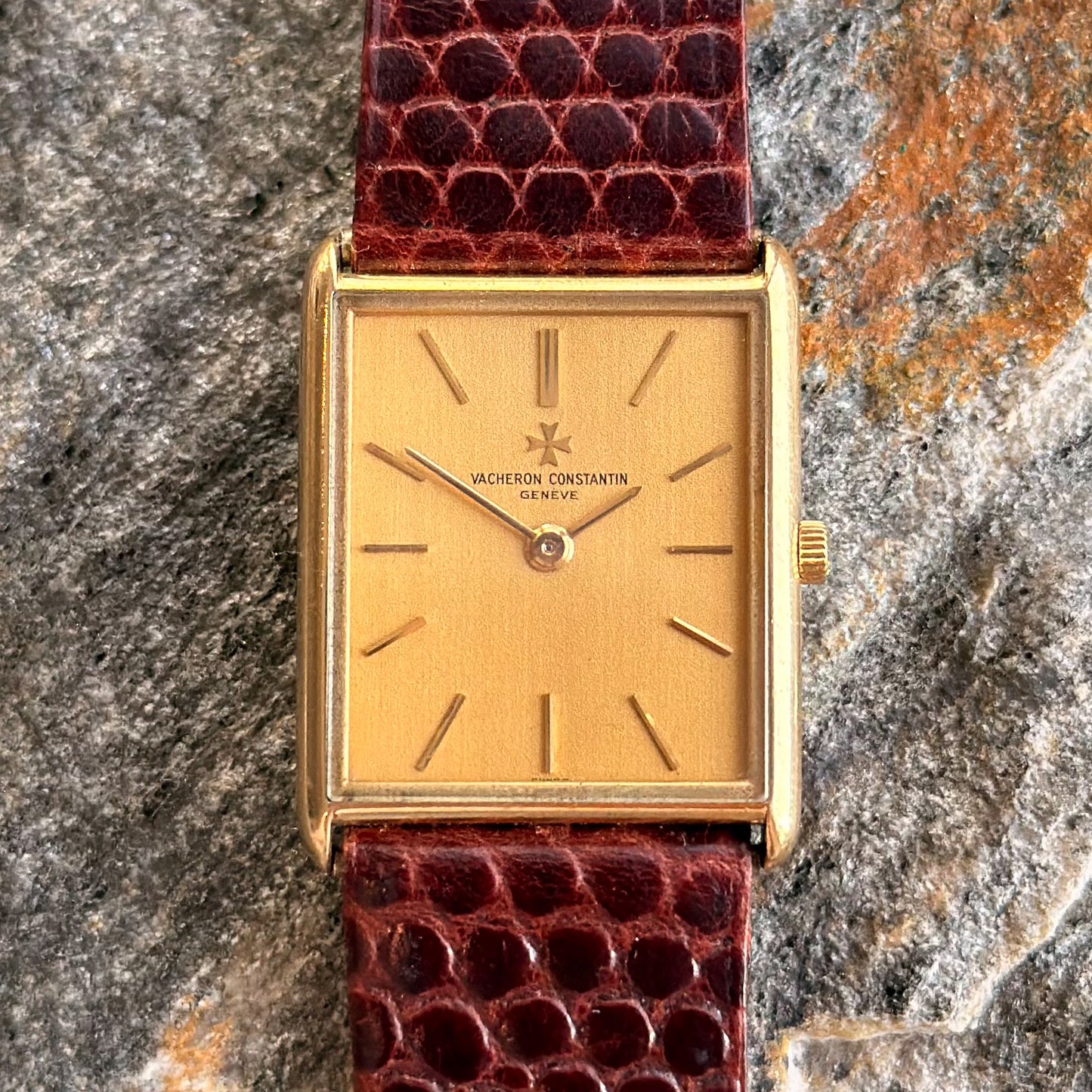 VACHERON CONSTANTIN TANK - 18K GOLD - 1970s