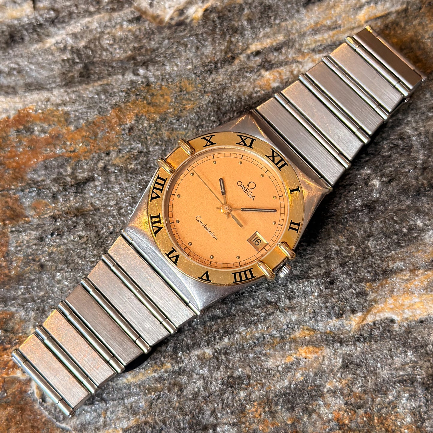 OMEGA CONSTELLATION MANHATTAN - 18K GOLD/STEEL - 1991