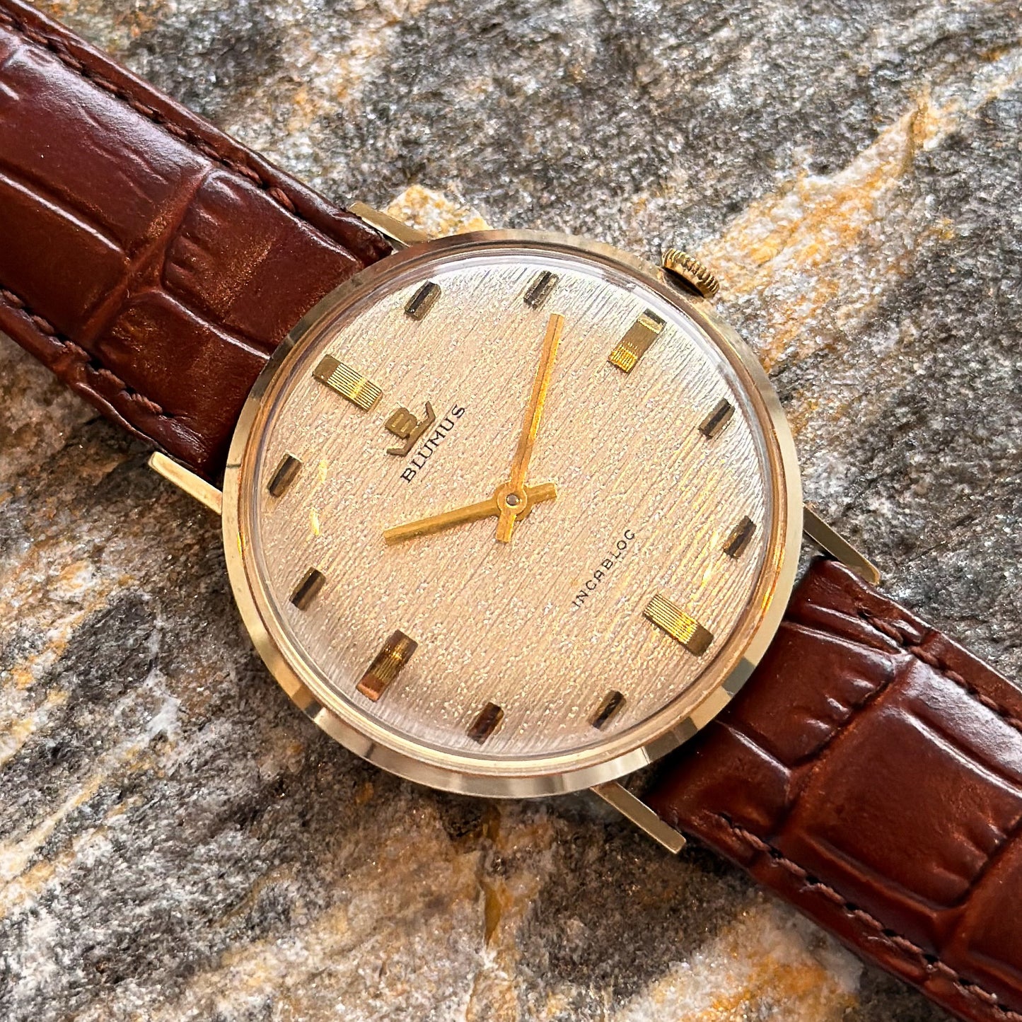 BLUMUS - 14K GOLD - BARK FINISH DIAL - NOS - 1960s