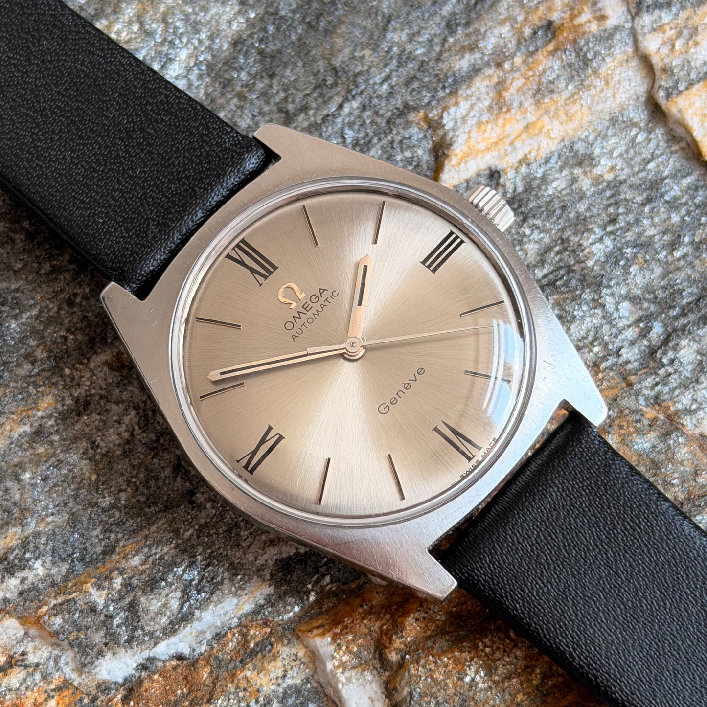 OMEGA GENÈVE AUTOMATIC - SILVER SUNBURST DIAL - 1969