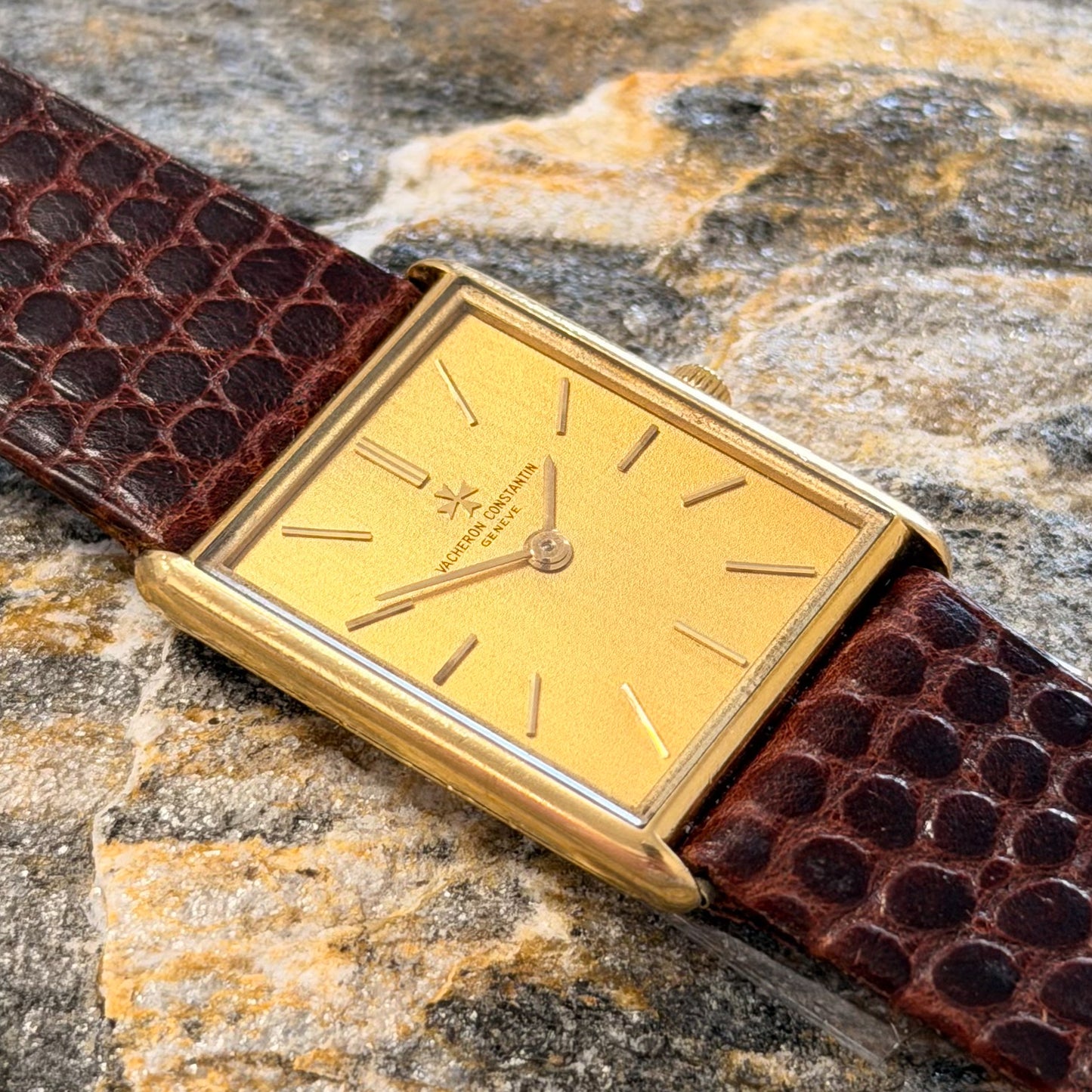 VACHERON CONSTANTIN TANK - 18K GOLD - 1970s