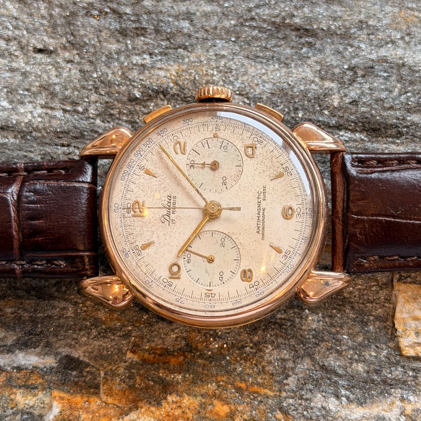 DULCIA CHRONOGRAPHE SUISSE - 18К GOLD - 1950s