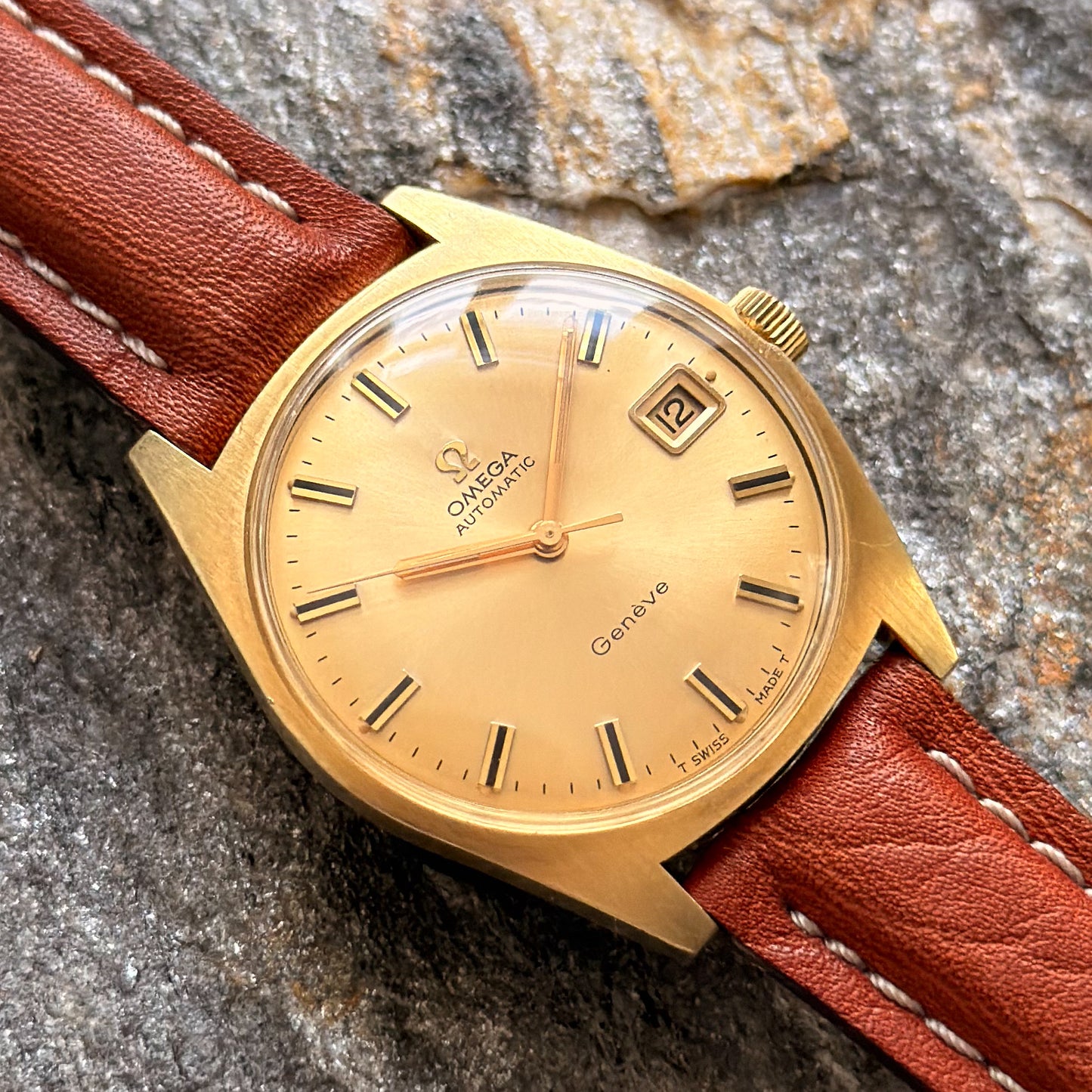 OMEGA GENÈVE AUTOMATIC - GOLD SUNBURST DIAL - 1969