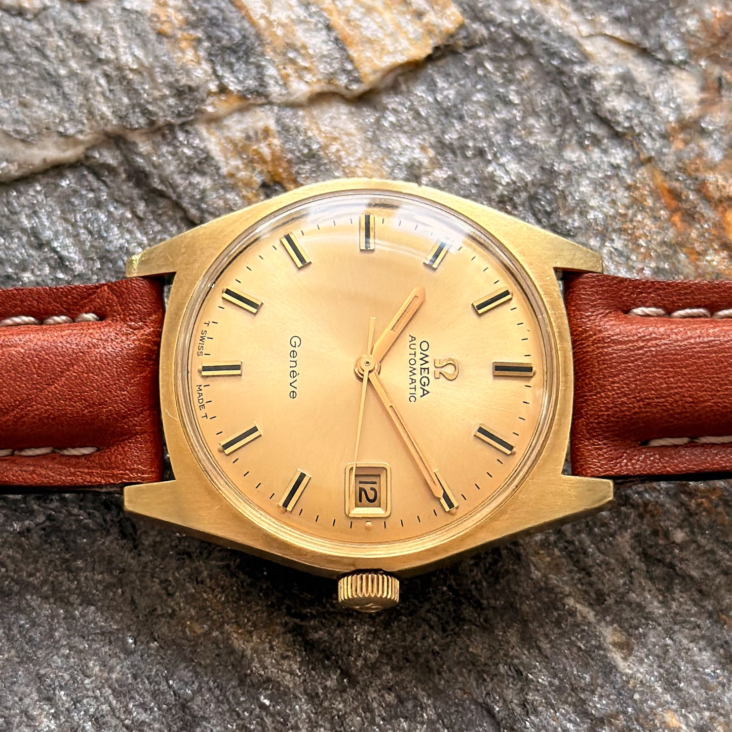 OMEGA GENÈVE AUTOMATIC - GOLD SUNBURST DIAL - 1969