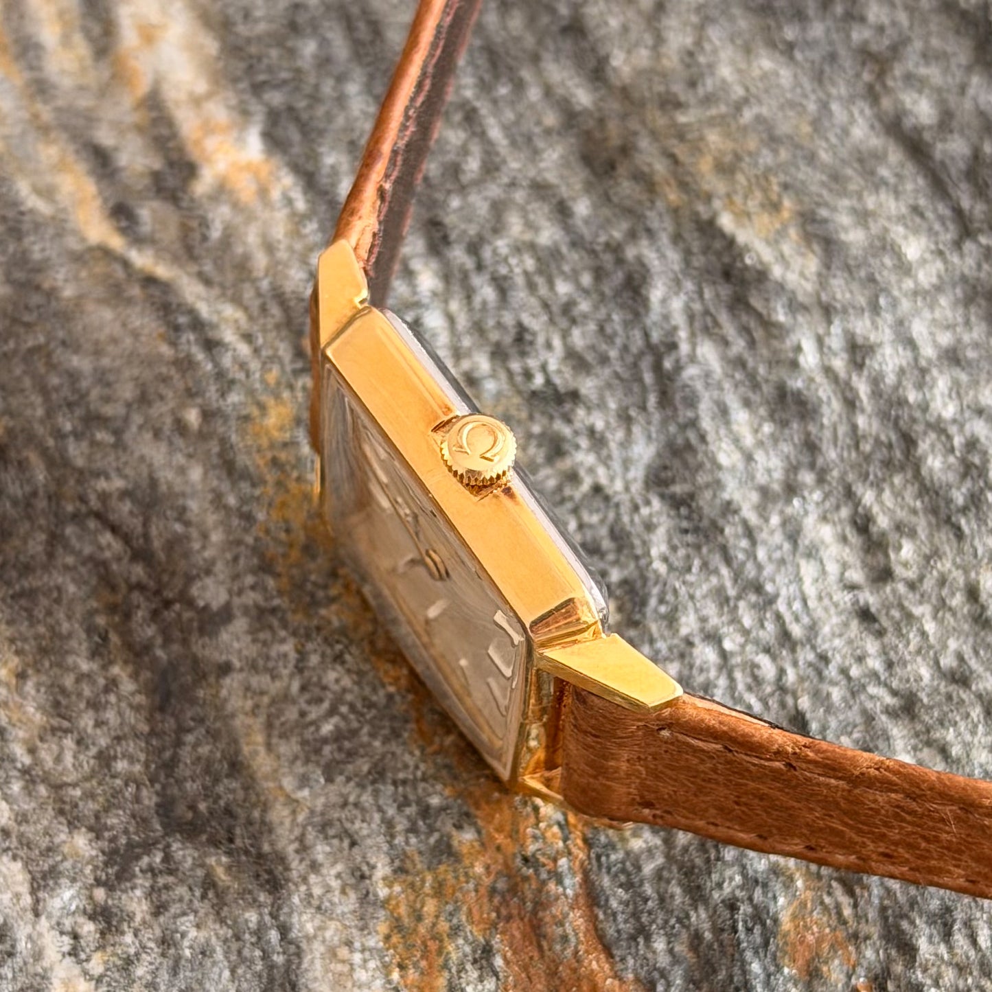 OMEGA CARRÉ - 1961
