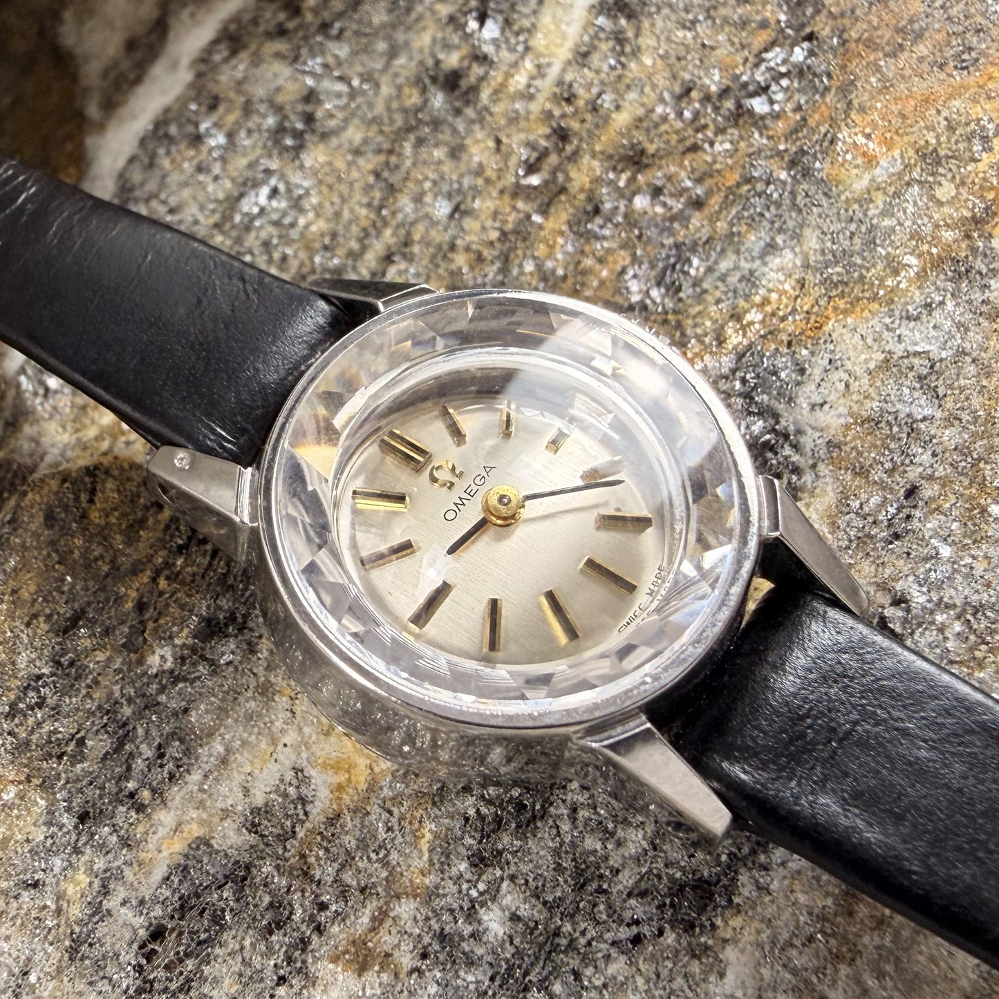 OMEGA SAPPHETTE "DIAMOND CUT" - NOS - PORTUGUESE CONNECTION - 1966