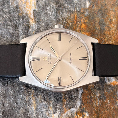 OMEGA GENÈVE AUTOMATIC - SILVER SUNBURST DIAL - 1969
