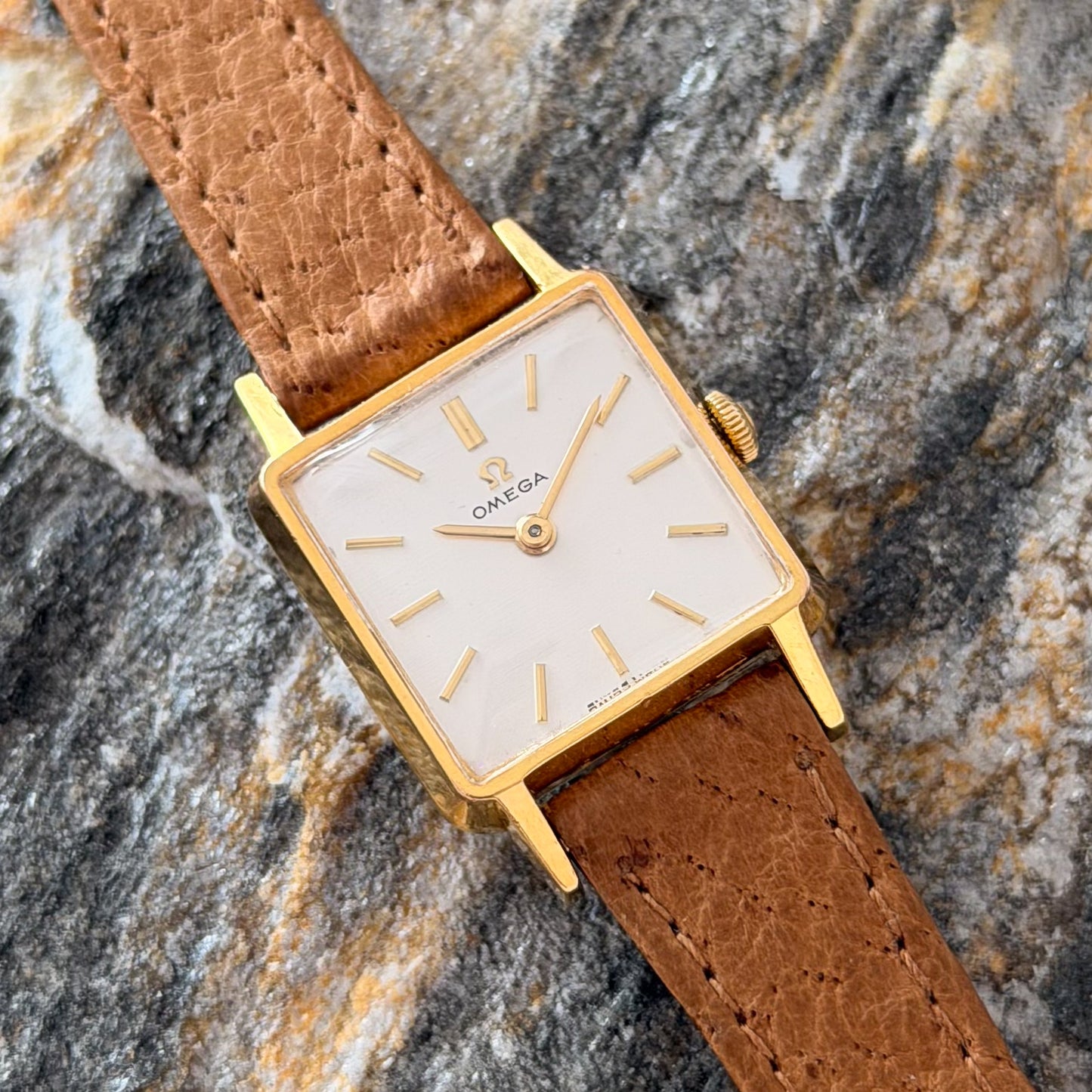 OMEGA CARRÉ - 1961