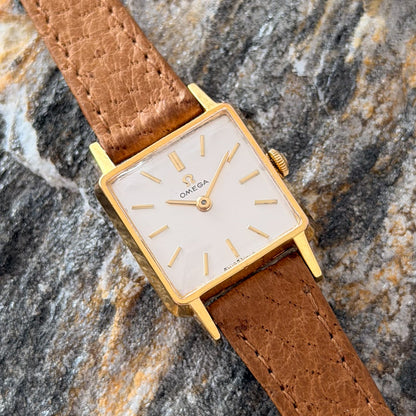 OMEGA CARRÉ - 1961