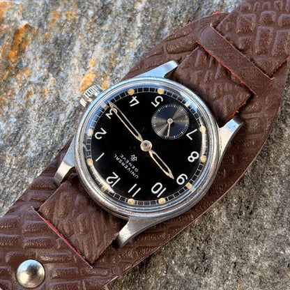 UNIVERSAL GENÈVE "WILHELMINA" - DUTCH MILITARY CONTRACT - CAL. 262 - 1941