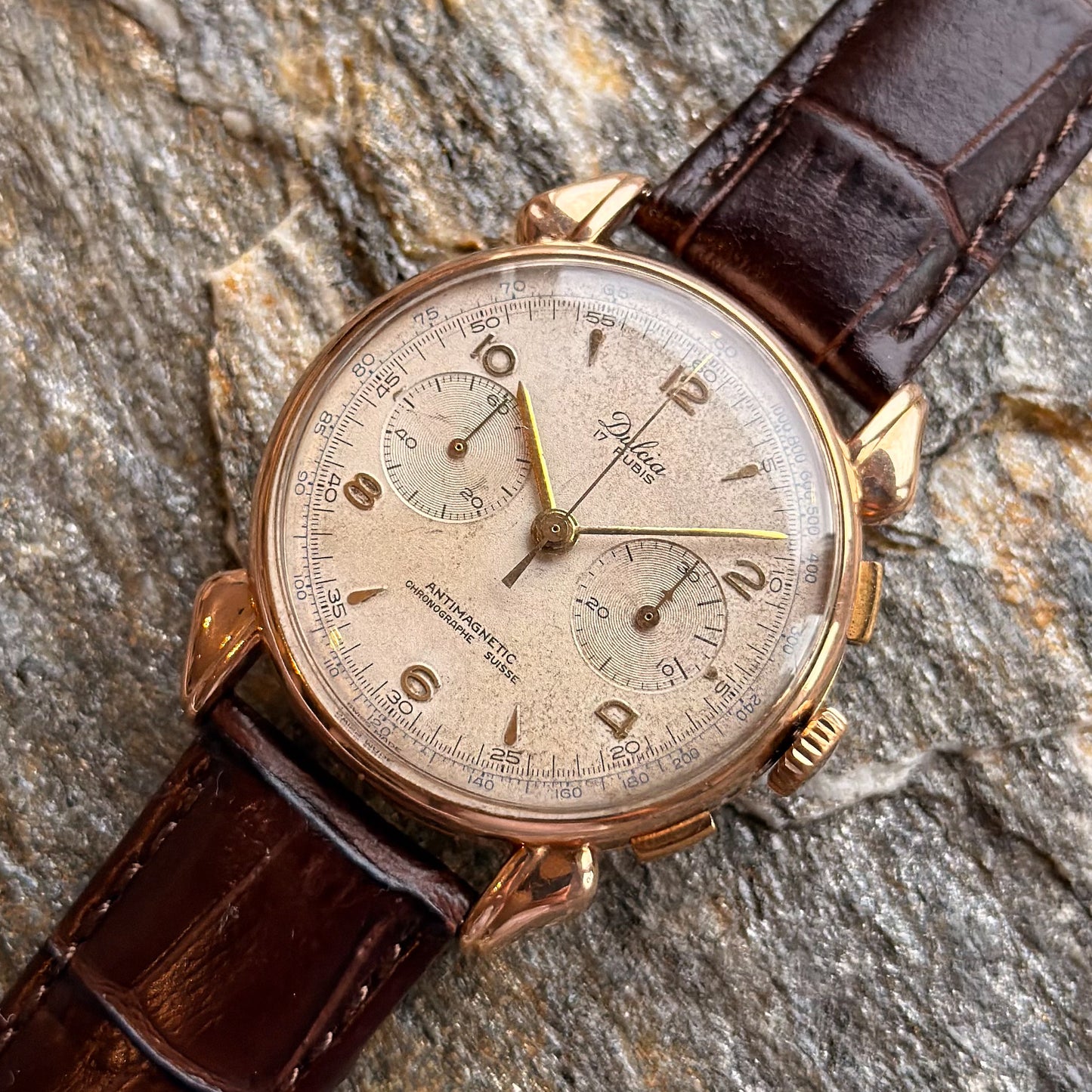 DULCIA CHRONOGRAPHE SUISSE - 18К GOLD - 1950s