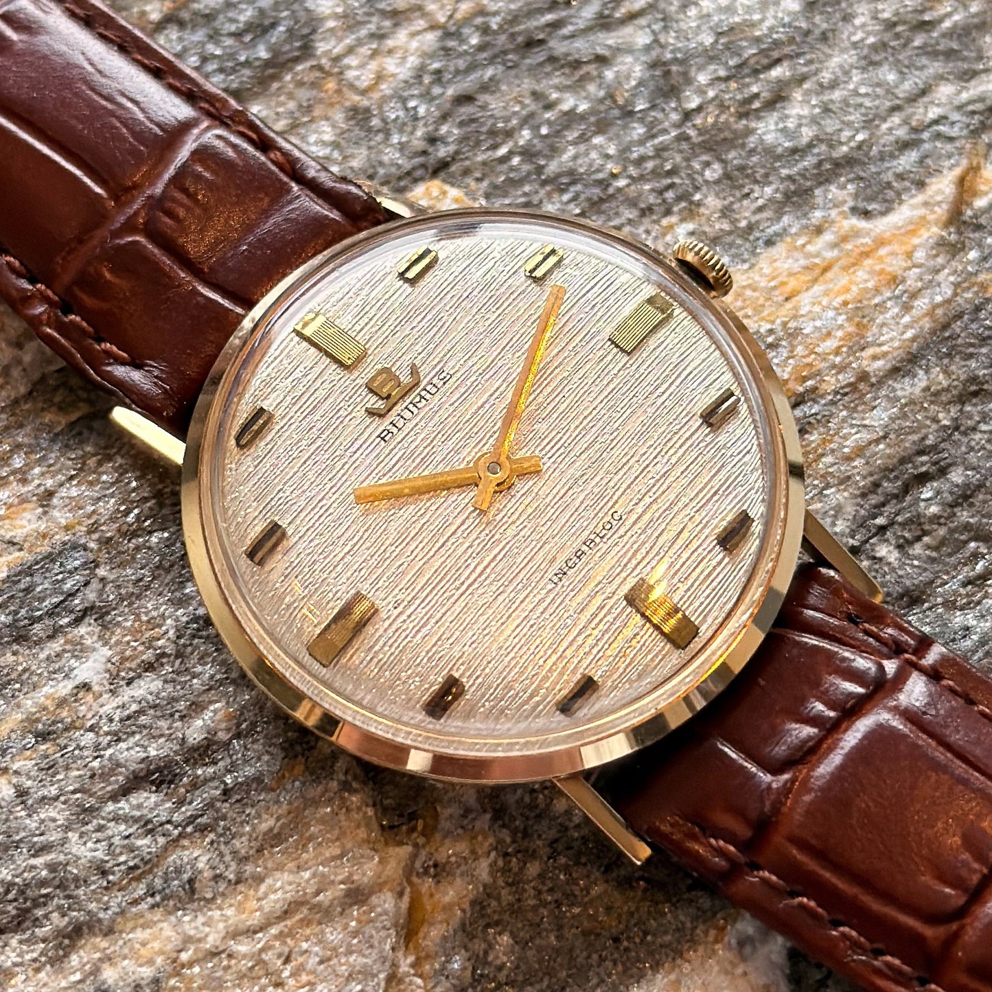 BLUMUS - 14K GOLD - BARK FINISH DIAL - NOS - 1960s