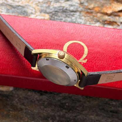 OMEGA GENÈVE LADY AUTOMATIC - CHAMPAGNE SUNBURST DIAL - 1968