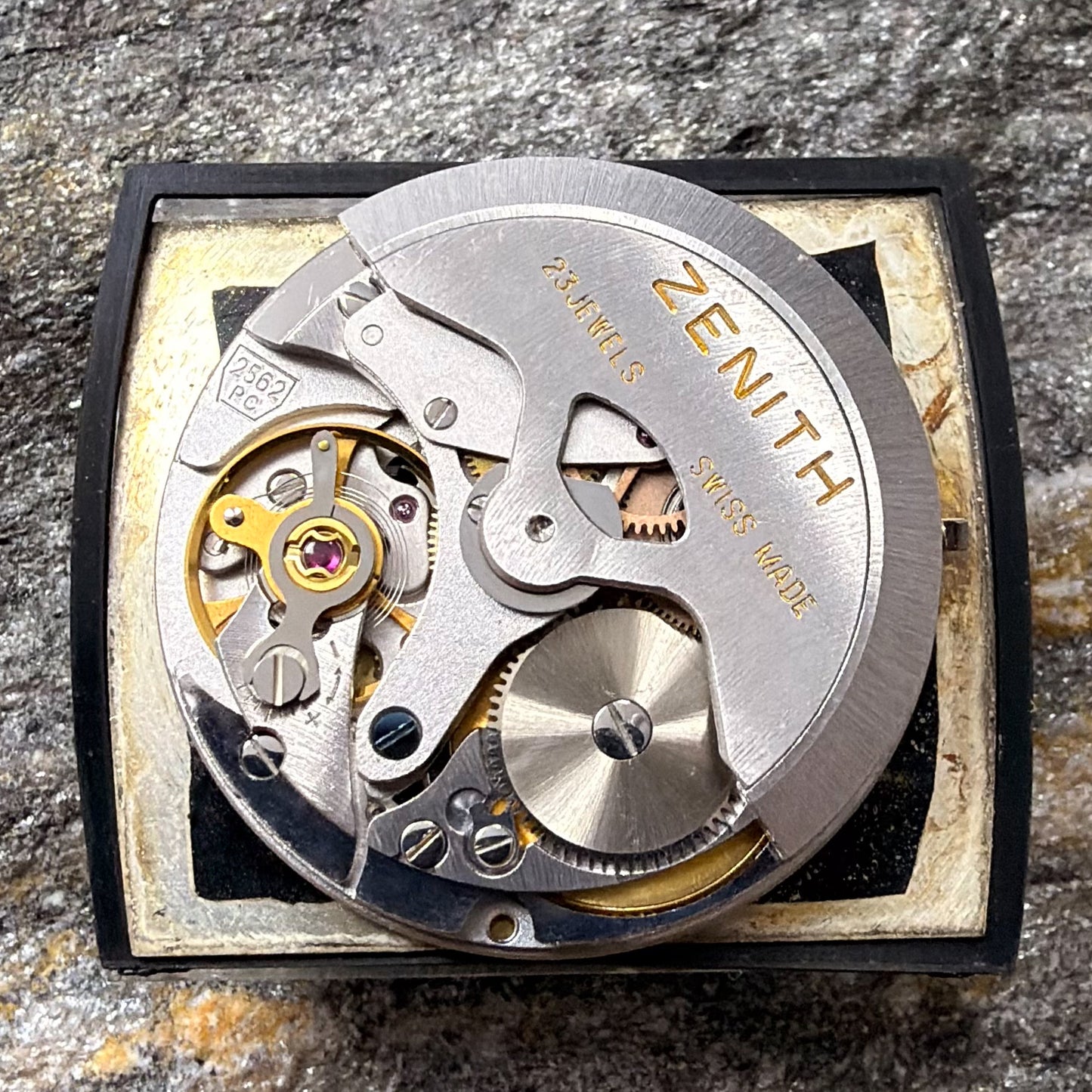 ZENITH RESPIRATOR AUTOMATIC - 1970s - NOS