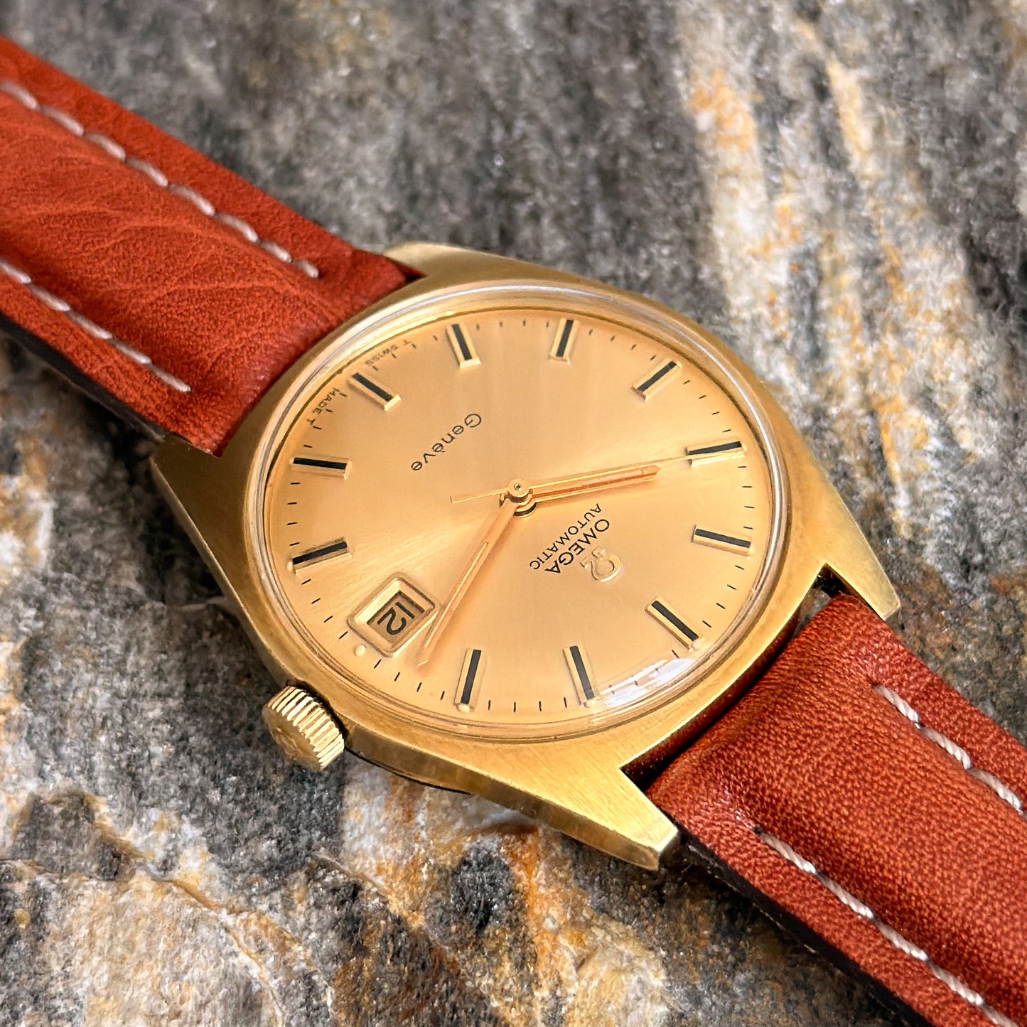 OMEGA GENÈVE AUTOMATIC - GOLD SUNBURST DIAL - 1969