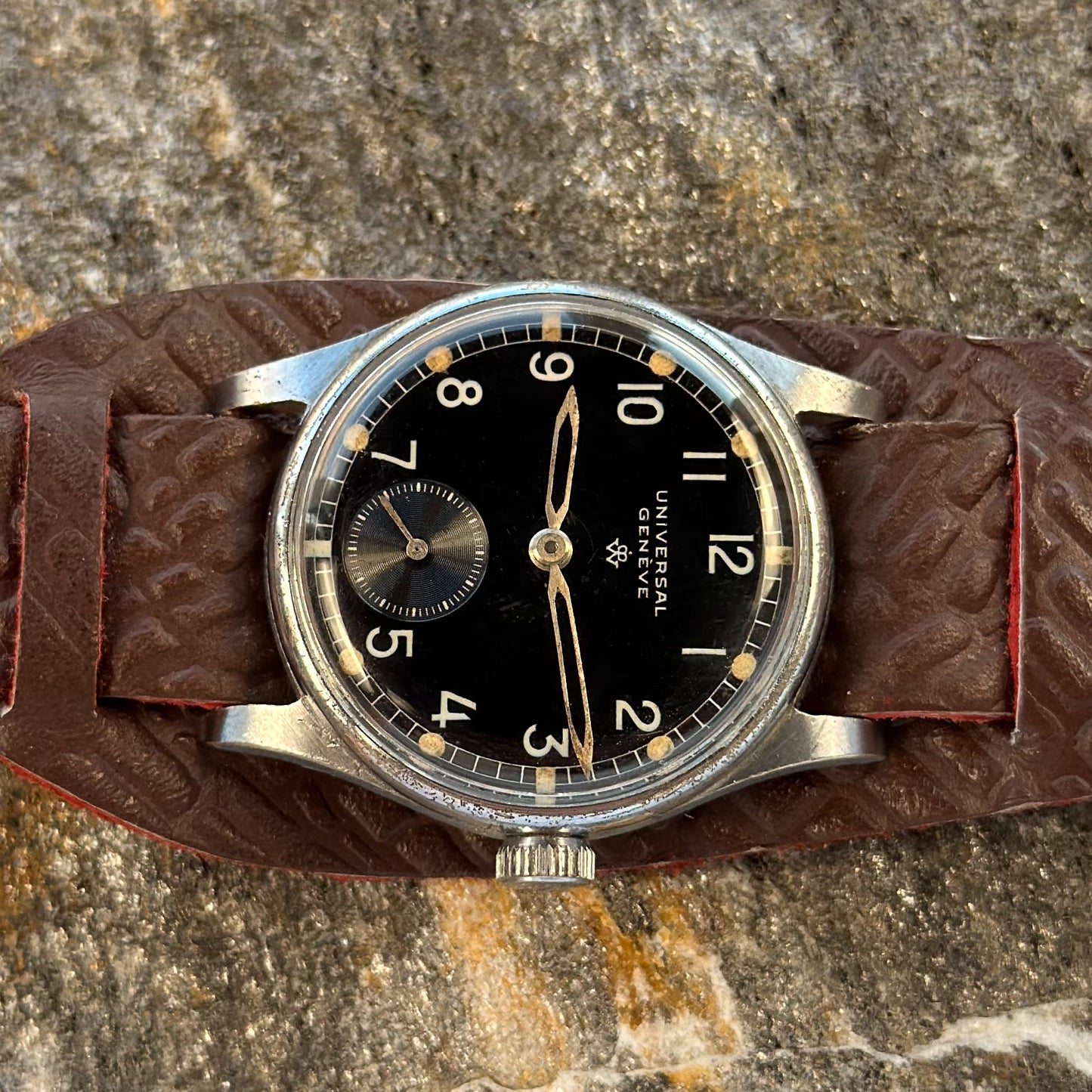 UNIVERSAL GENÈVE "WILHELMINA" - DUTCH MILITARY CONTRACT - CAL. 262 - 1941