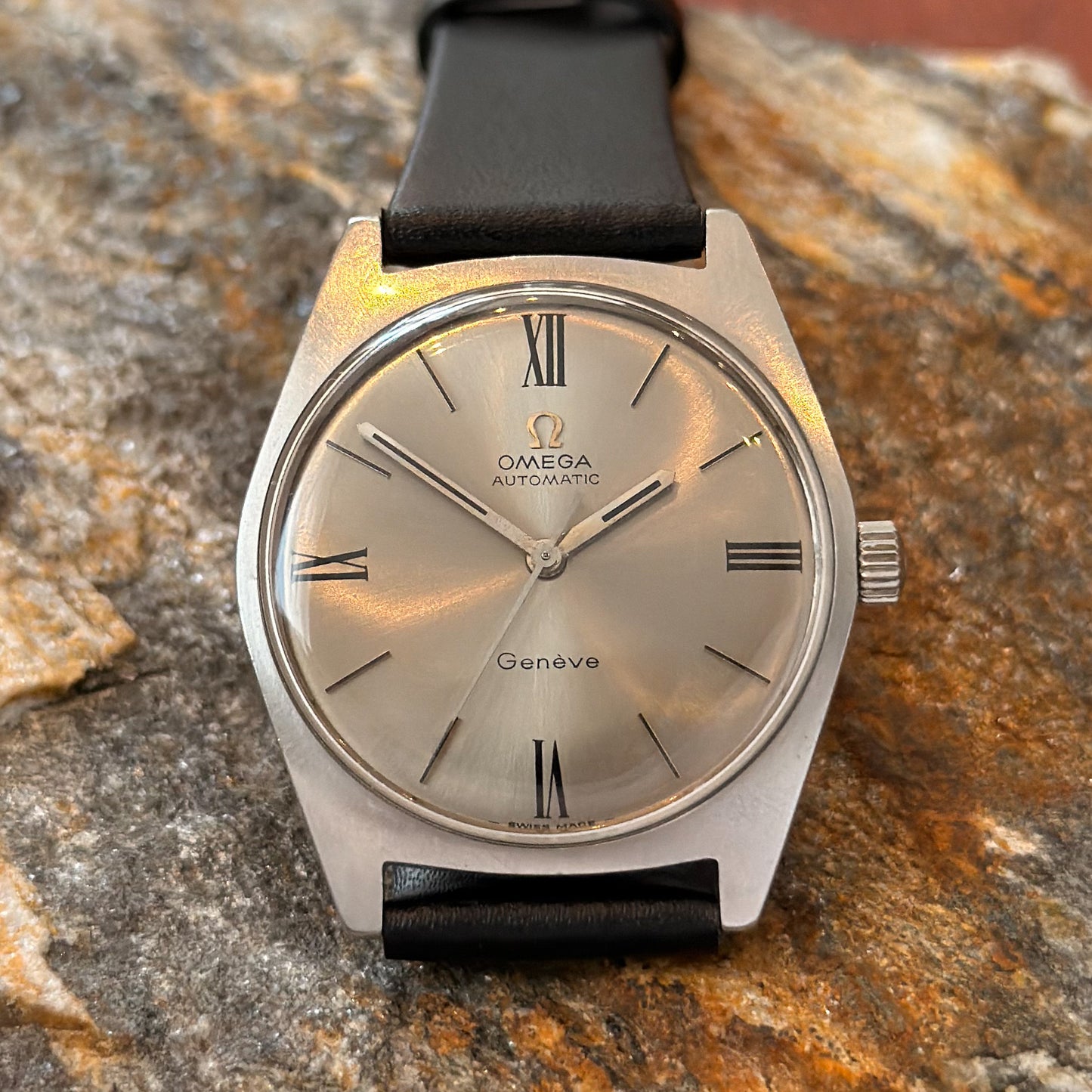 OMEGA GENÈVE AUTOMATIC - SILVER SUNBURST DIAL - 1969