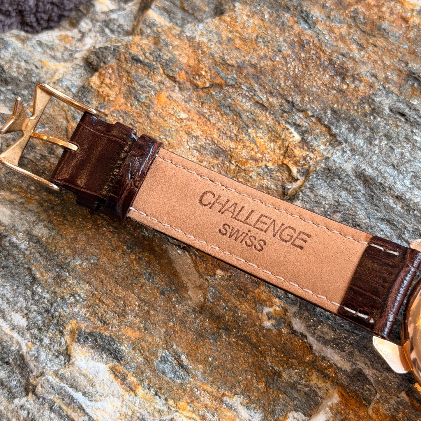 DULCIA CHRONOGRAPHE SUISSE - 18К GOLD - 1950s