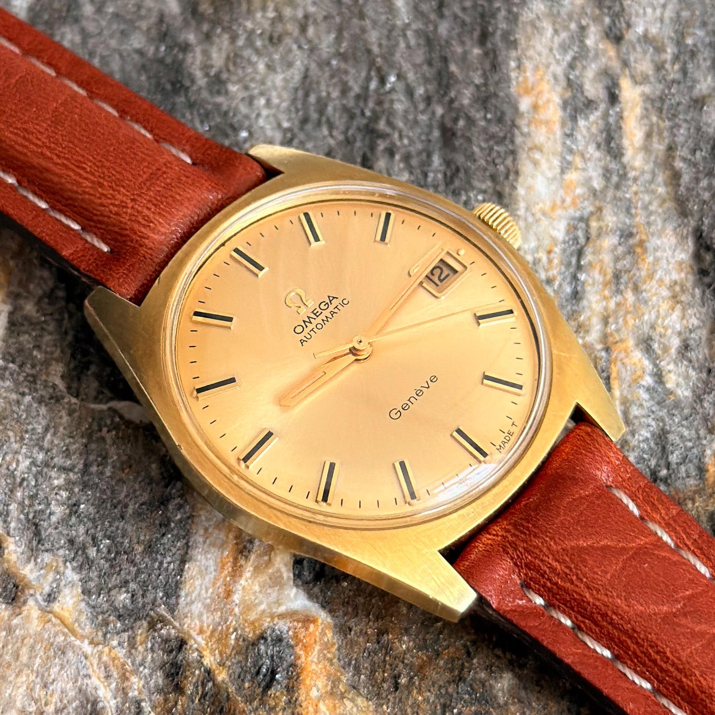OMEGA GENÈVE AUTOMATIC - GOLD SUNBURST DIAL - 1969