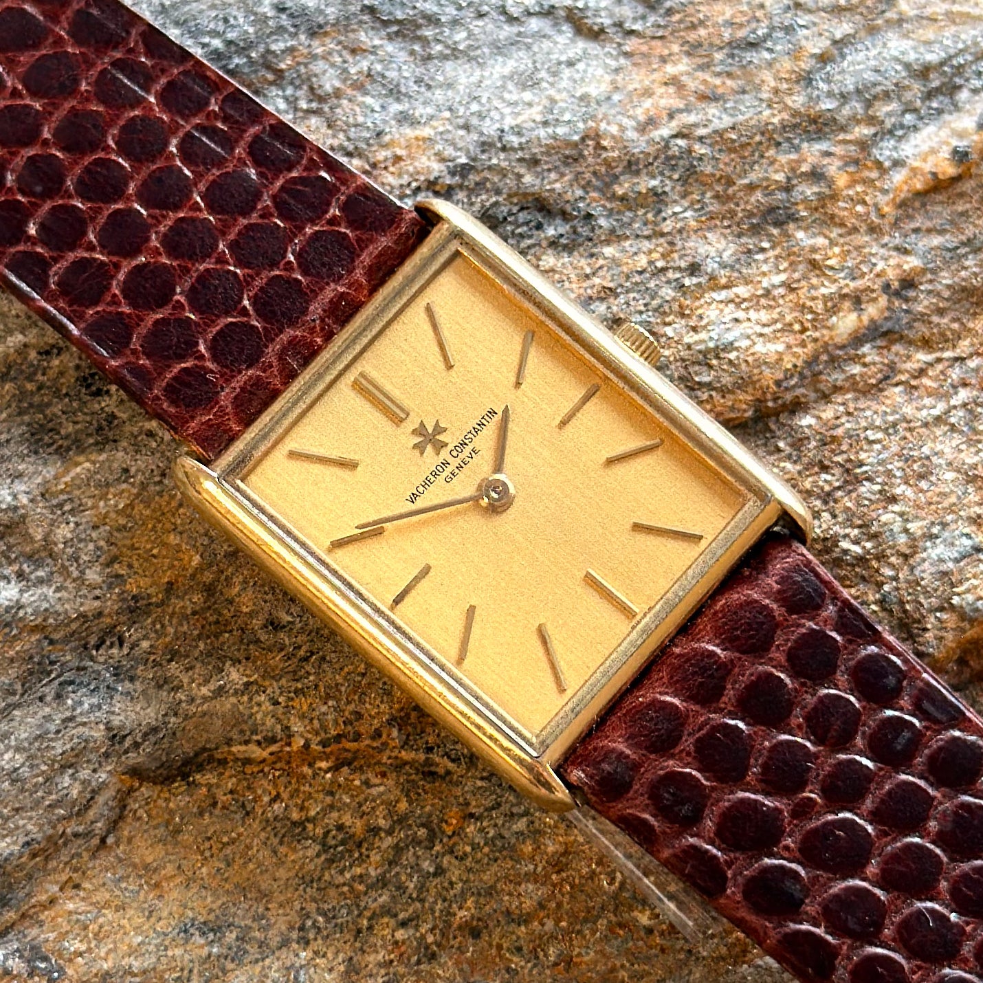 VACHERON CONSTANTIN TANK - 18K GOLD - 1970s