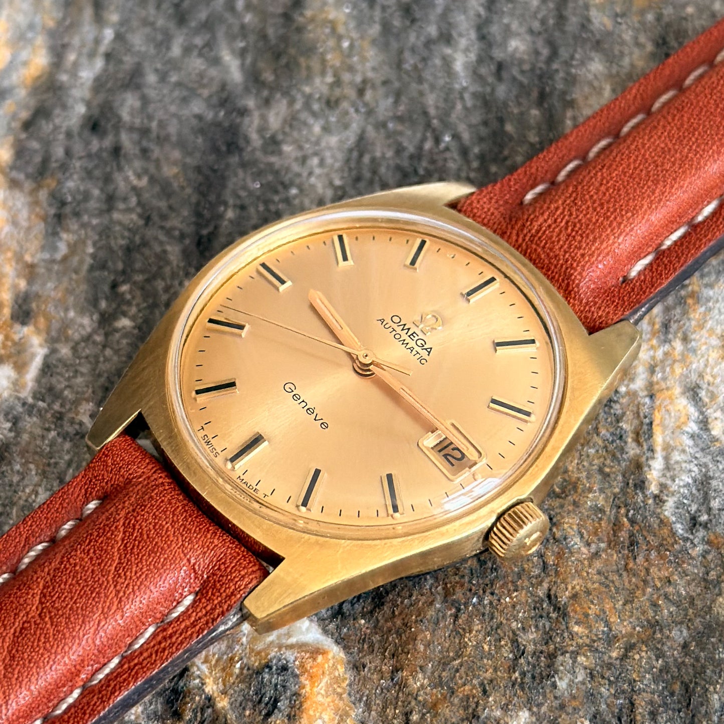 OMEGA GENÈVE AUTOMATIC - GOLD SUNBURST DIAL - 1969