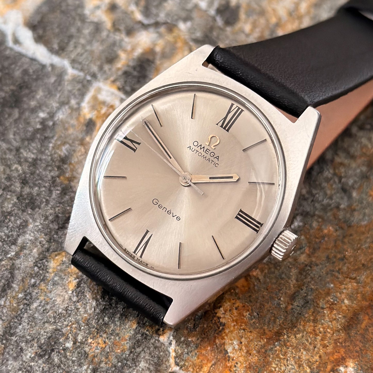 OMEGA GENÈVE AUTOMATIC - SILVER SUNBURST DIAL - 1969
