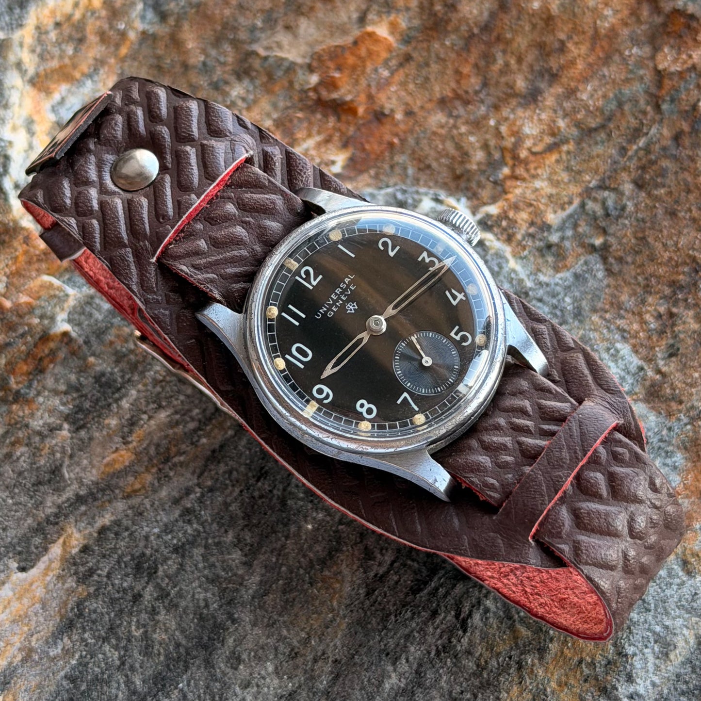 UNIVERSAL GENÈVE "WILHELMINA" - DUTCH MILITARY CONTRACT - CAL. 262 - 1941