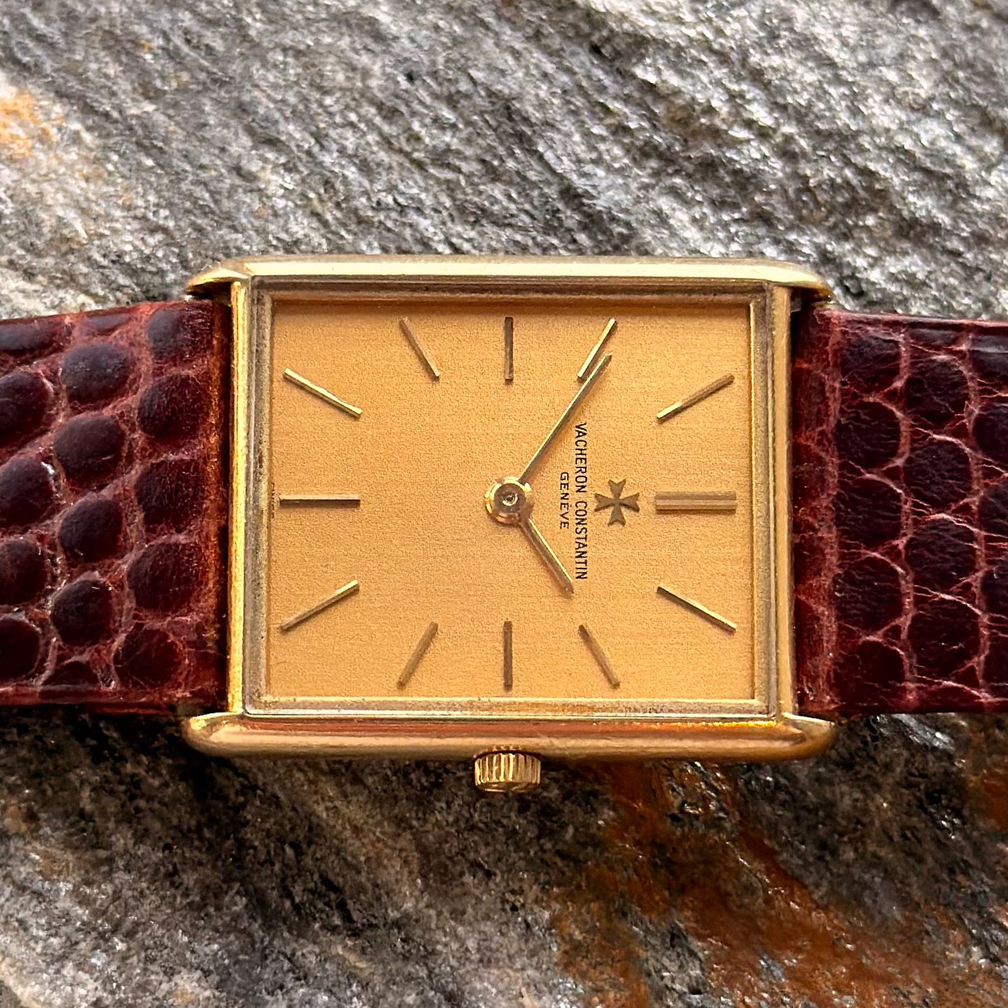 VACHERON CONSTANTIN TANK - 18K GOLD - 1970s