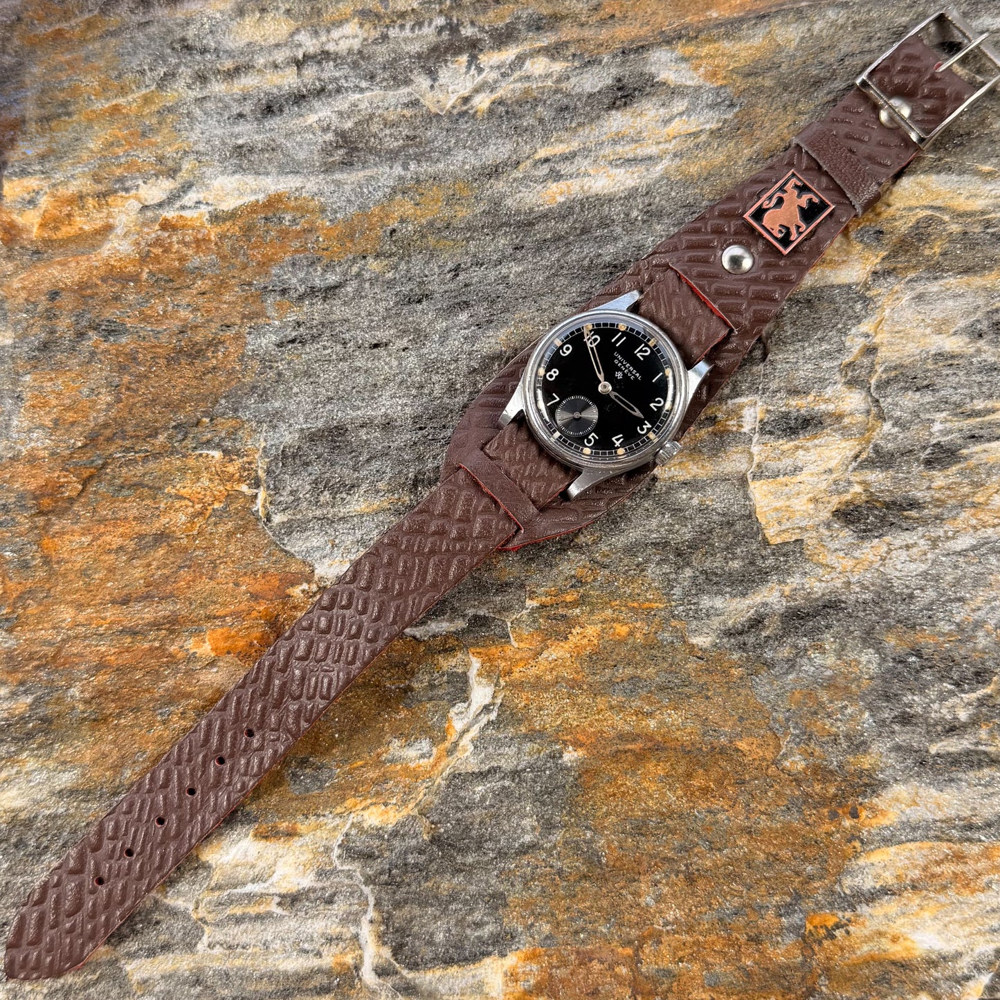 UNIVERSAL GENÈVE "WILHELMINA" - DUTCH MILITARY CONTRACT - CAL. 262 - 1941