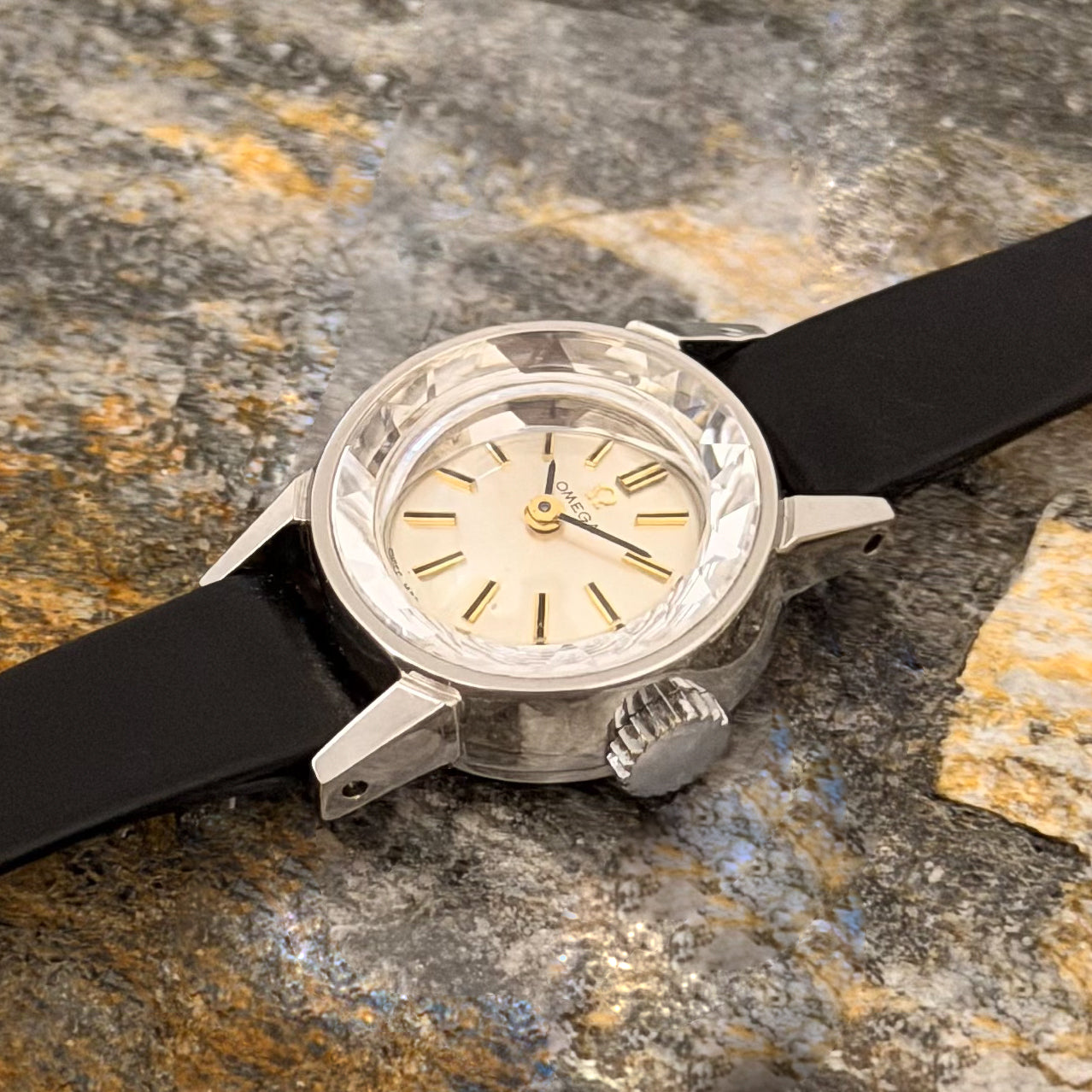 OMEGA SAPPHETTE "DIAMOND CUT" - NOS - PORTUGUESE CONNECTION - 1966