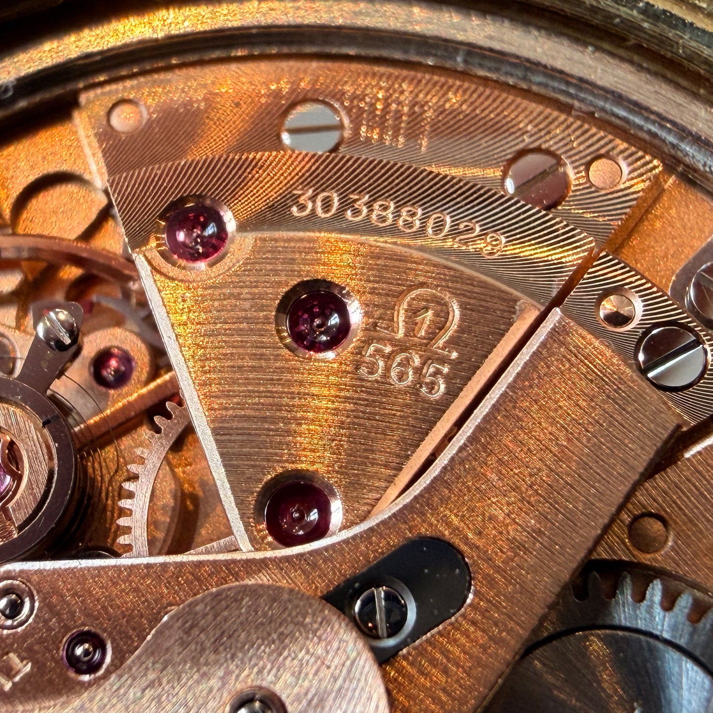 OMEGA GENÈVE AUTOMATIC - GOLD SUNBURST DIAL - 1969