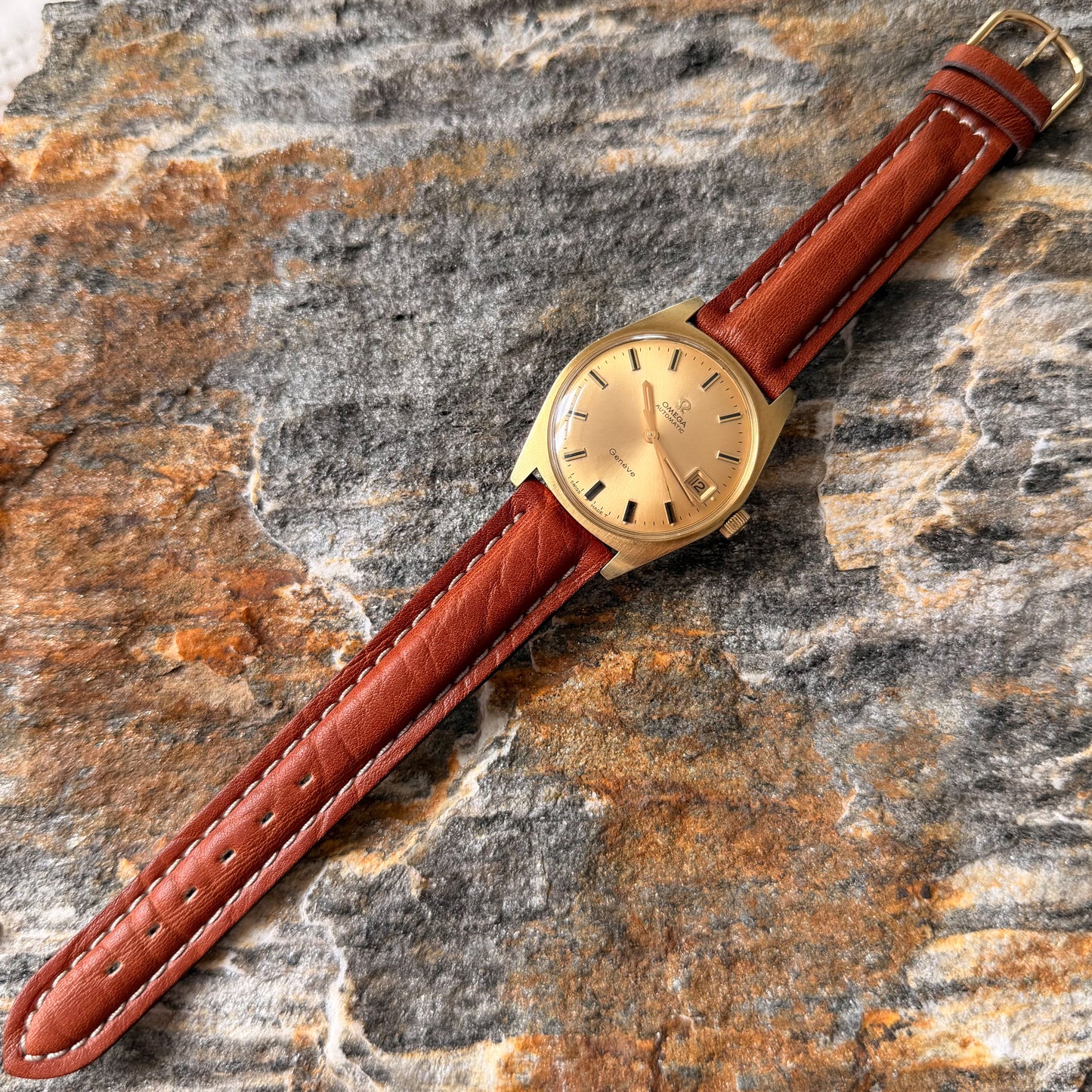 OMEGA GENÈVE AUTOMATIC - GOLD SUNBURST DIAL - 1969
