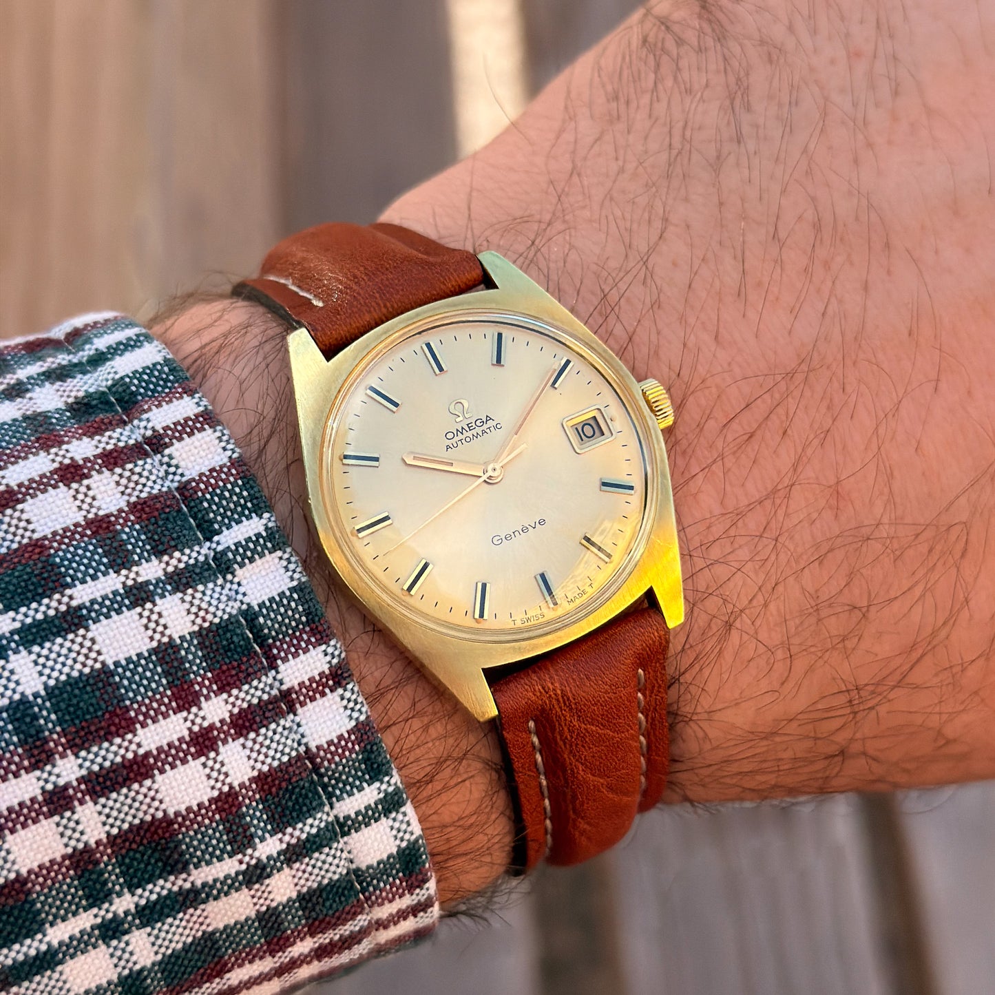 OMEGA GENÈVE AUTOMATIC - GOLD SUNBURST DIAL - 1969