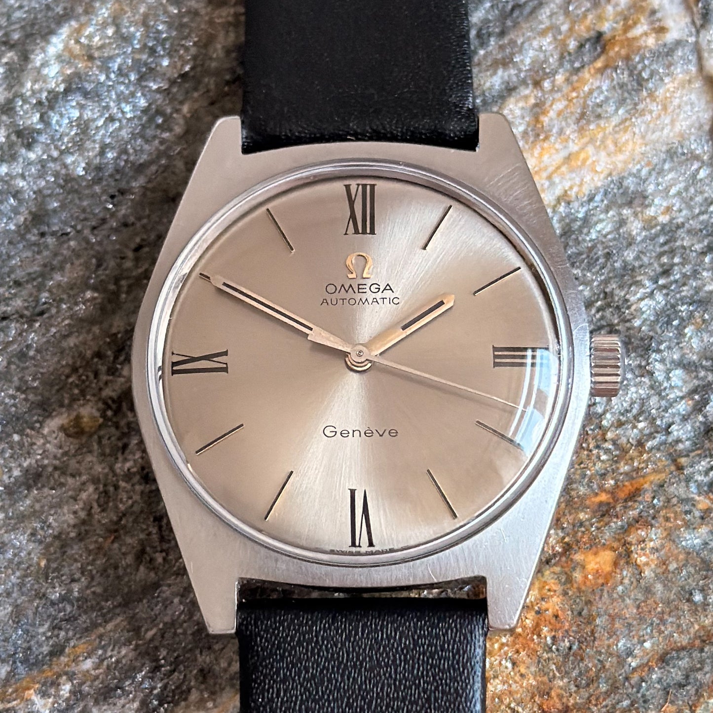 OMEGA GENÈVE AUTOMATIC - SILVER SUNBURST DIAL - 1969