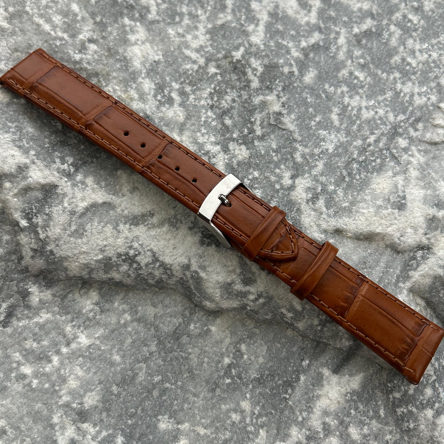 18mm - GERMAN ARTISAN - 1970s - NOS - COGNAC CROCODILE GRAIN — FINE CALFSKIN